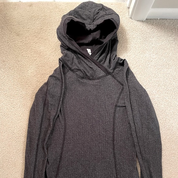 lululemon athletica Tops - Lululemon herringbone pullover